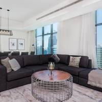 Deluxe Three Bedroom Apartment 