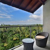 Deluxe Guest room, 1 King, Ocean view, Balcony