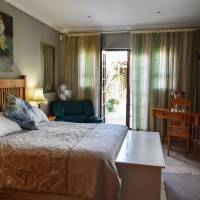 Queen Room with shower