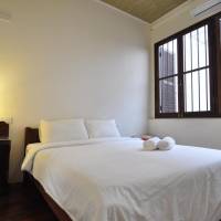Standard Double Room with Shared Bathroom