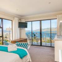 Suite 4 - Upper Level