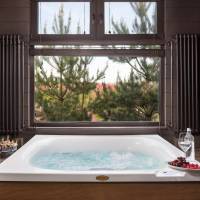 Studio with Spa Bath