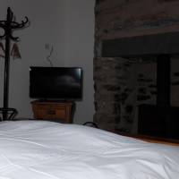 Double Bed with Log Burning Stove (shared bathroom)