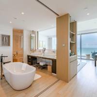 Grand King Room with Ocean View - Oceanfront
