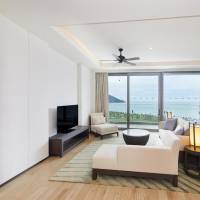 Renewal Oceanfront Suit