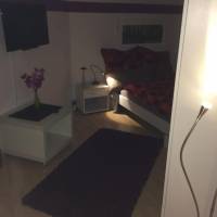 Apartment with Shower I