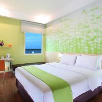 Zest Queen Room with Pool Access