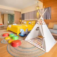 Kids Club King Bed Room