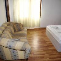Quadruple Room with Private Bathroom