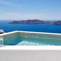 Deluxe Suite with Outdoor Hot tub and Caldera View
