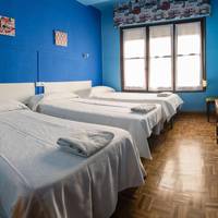 Basic Triple Room with Shared Bathroom