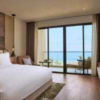 Superior King Room with Balcony and Sea View