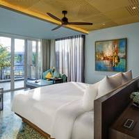 Family King Room with Pool Access