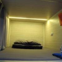 Double Capsule with Window in Mixed Dormitory Room