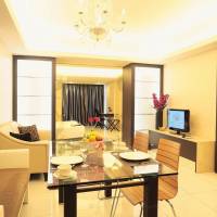 Deluxe One-Bedroom Apartment