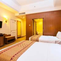 Superior Connecting Room