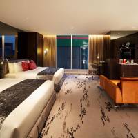 WOLO Suite with window
