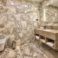 Junior King Suite