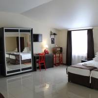 Family Room (6 Adults)