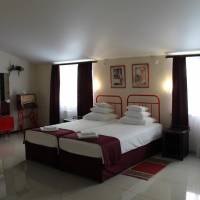 Family Room (5 Adults)