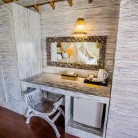 One-Bedroom Huts with Ocean View
