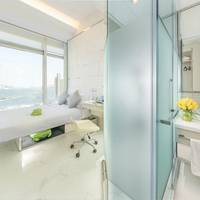 iBusiness Premier Queen Room