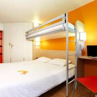 Triple Room (1 Double Bed + 1 Single Bed)