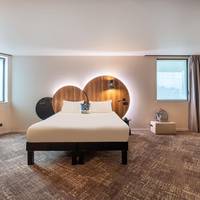 Standard Quadruple Room with One Double Bed and Two Single Beds