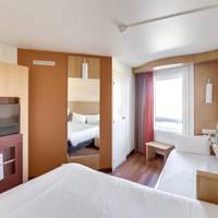 Double Room with 1 Double Bed and 1 Extra Bed