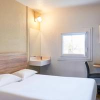 Tandem Room
