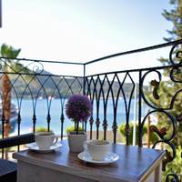 Deluxe Double Room with Side Sea View