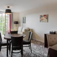 Queen Suite