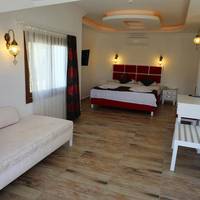 Deluxe Terrace Suite with Spa Bath