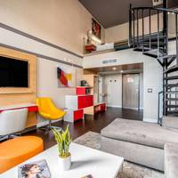 Queen Suite with One Queen Bed - City View