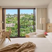 Deluxe, Guest room, 1 King, City view