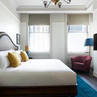 One-Bedroom Corner Suite (4 Adults)