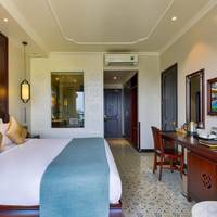 Family Connecting Room with Bathroom - Balcony and River View
