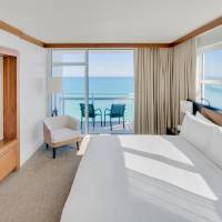 Two-Bedroom Apartment Two Queen Beds Oceanfront