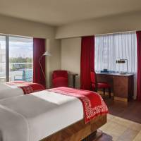 Bayview Two Twin Beds Room