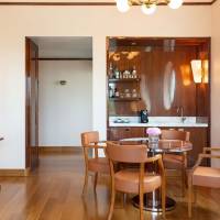 Classic Corner Suite
