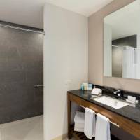 Queen Suite with Roll-In Shower - Mobility/Hearing Accessible Non-Smoking