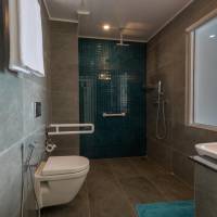 Deluxe Double or Twin Room with Partial Sea View