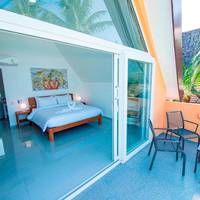 Deluxe Double Bedroom with Sea View & Balcony - 7B/1