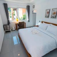 Standard Double Bedroom 7B/5