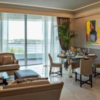 Deluxe Suite with Sea View and Spa Access