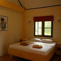 Bungalow with twin bed