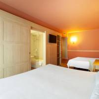Triple Room (2 Adults + 1 Child)
