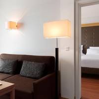 Family Connecting Rooms (6 Persons)