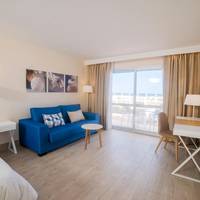Triple Room with Sea View