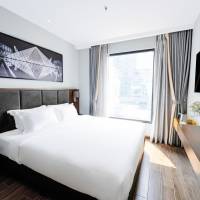 Deluxe King Room with City View